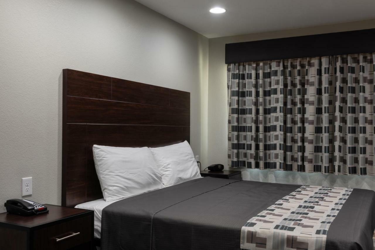 Budget & Motel